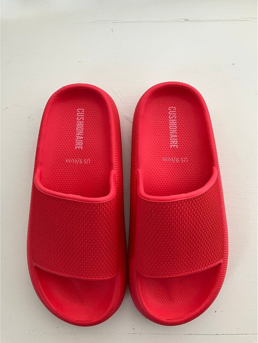 Cushionaire Womens 9 Red Pillow Slides Cloud Slide Sandals Cushioned EVA